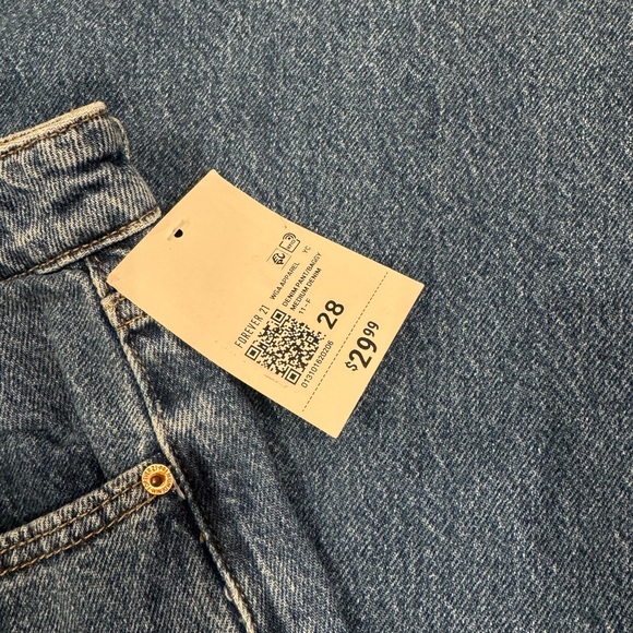 NWT- Baggy Jeans - Picture 3 of 6